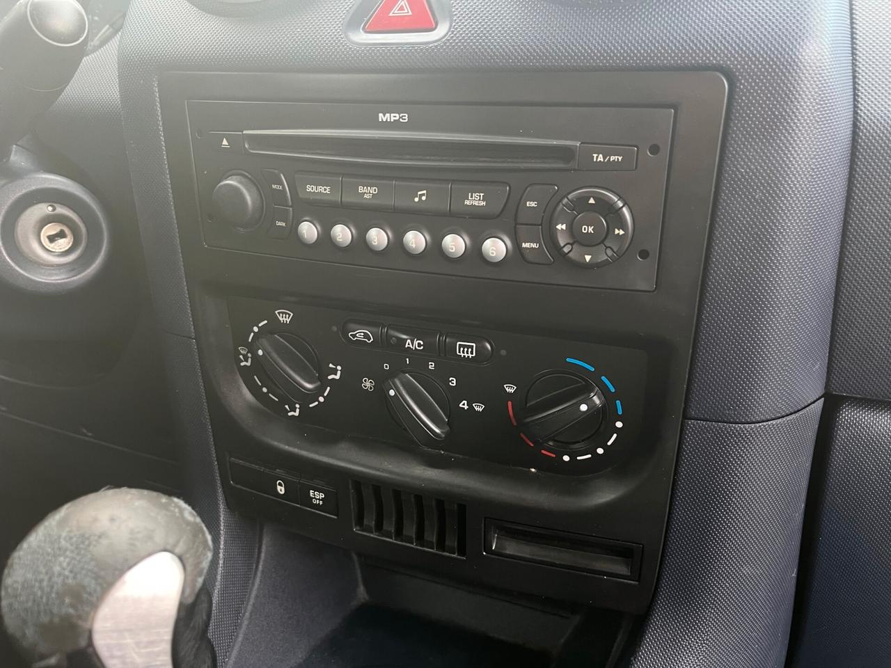 Peugeot 1007 1.4 HDi Happy