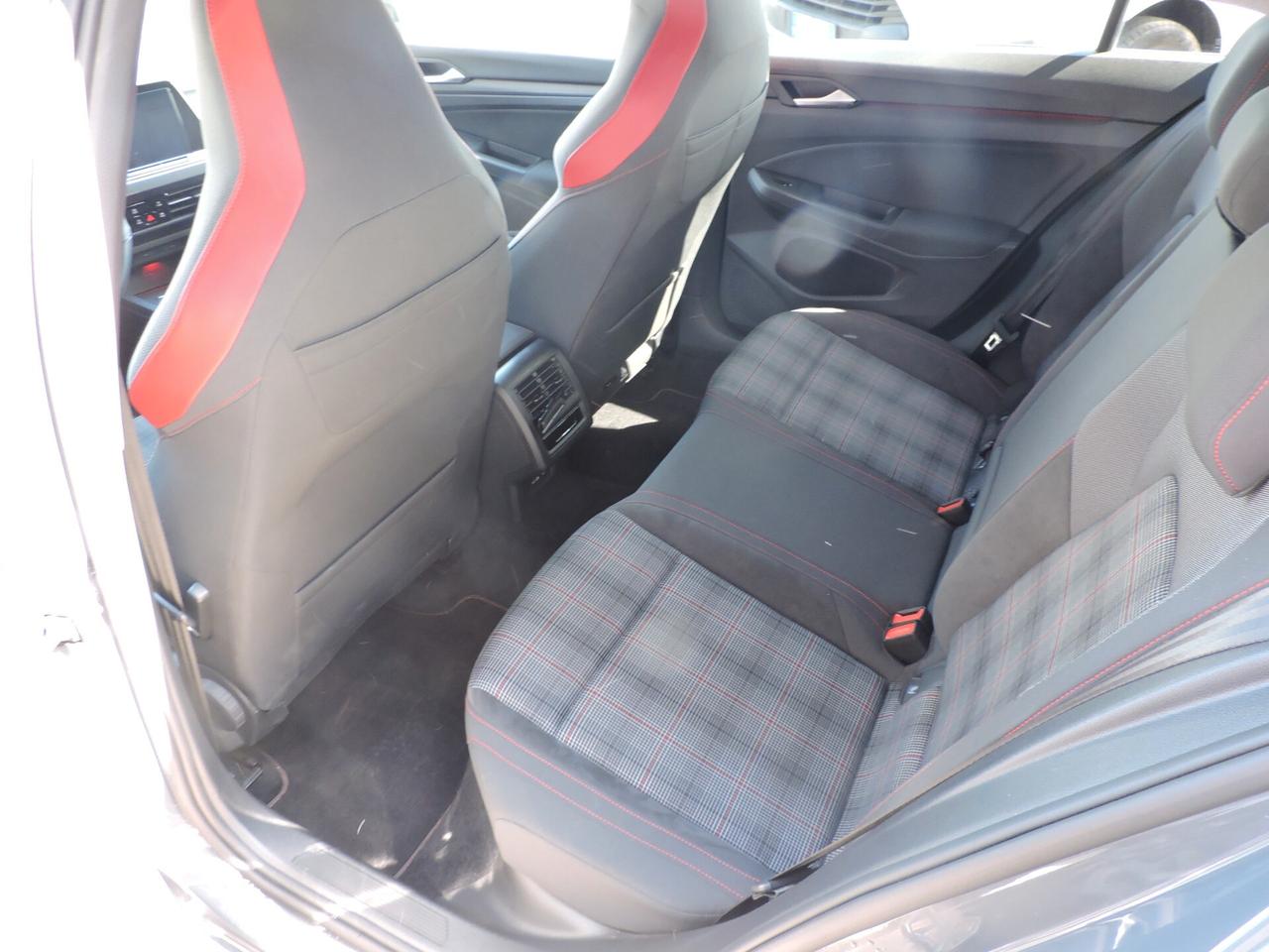 Volkswagen Golf GTI 2.0 TSI DSG