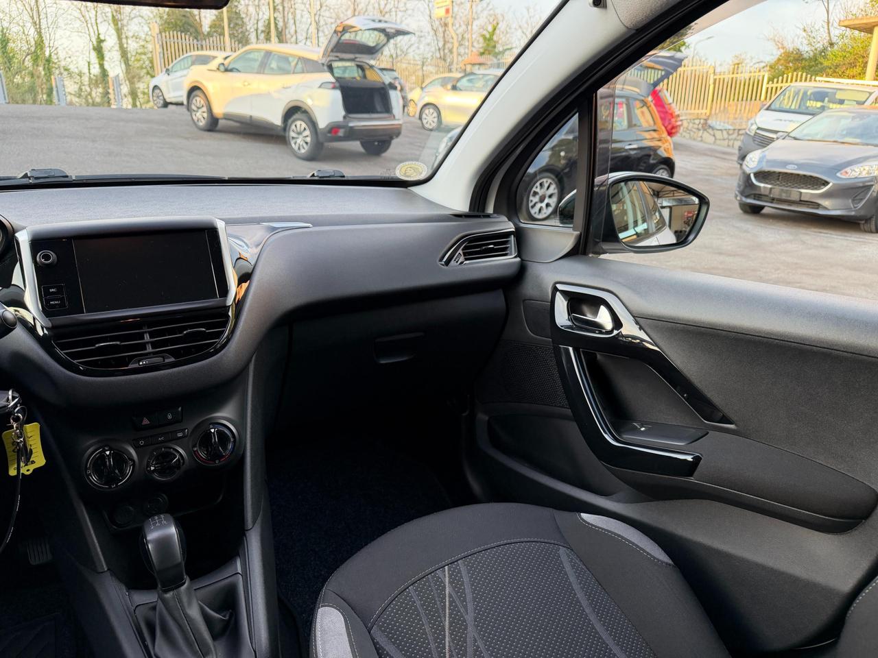 Peugeot 208 5 Porte 208 5p 1.4 hdi 8v Allure