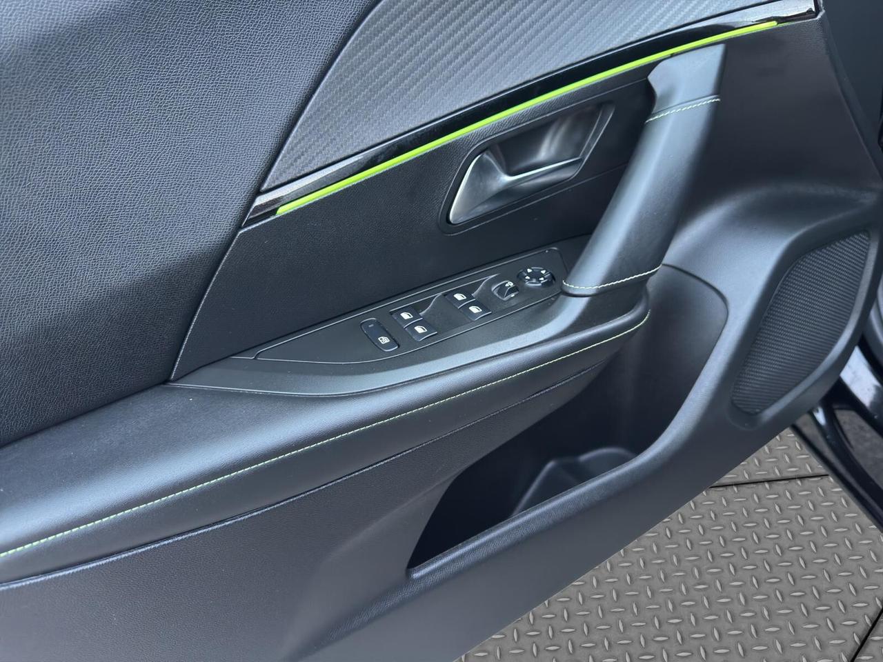 Peugeot 2008 1.2 puretech 130cv GT Pack 2021