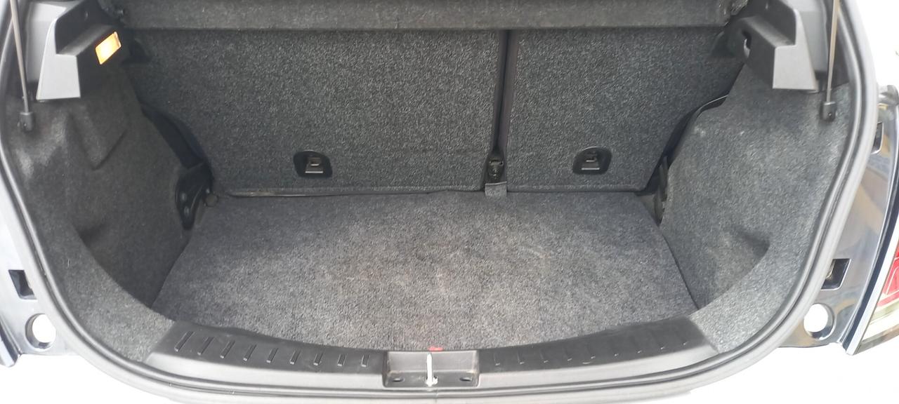 Lancia Ypsilon Benzina cc. 1.242 - 5 Porte 5 Posti UTILIZZABILE ANCHE PER I NEOPATENTATI.