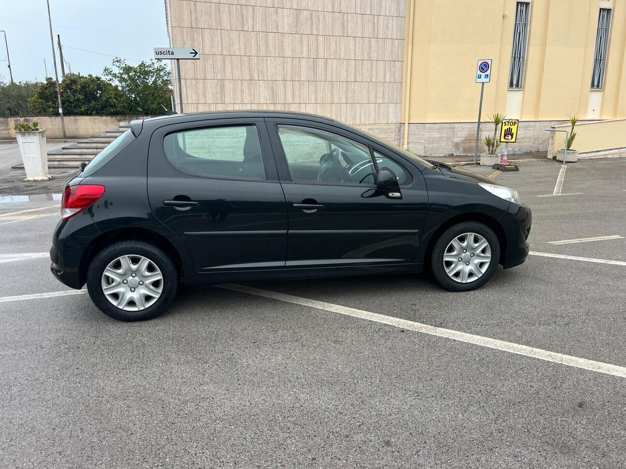 Peugeot 207 1.4 BENZINA KW 70 5p.UsatoGarantito