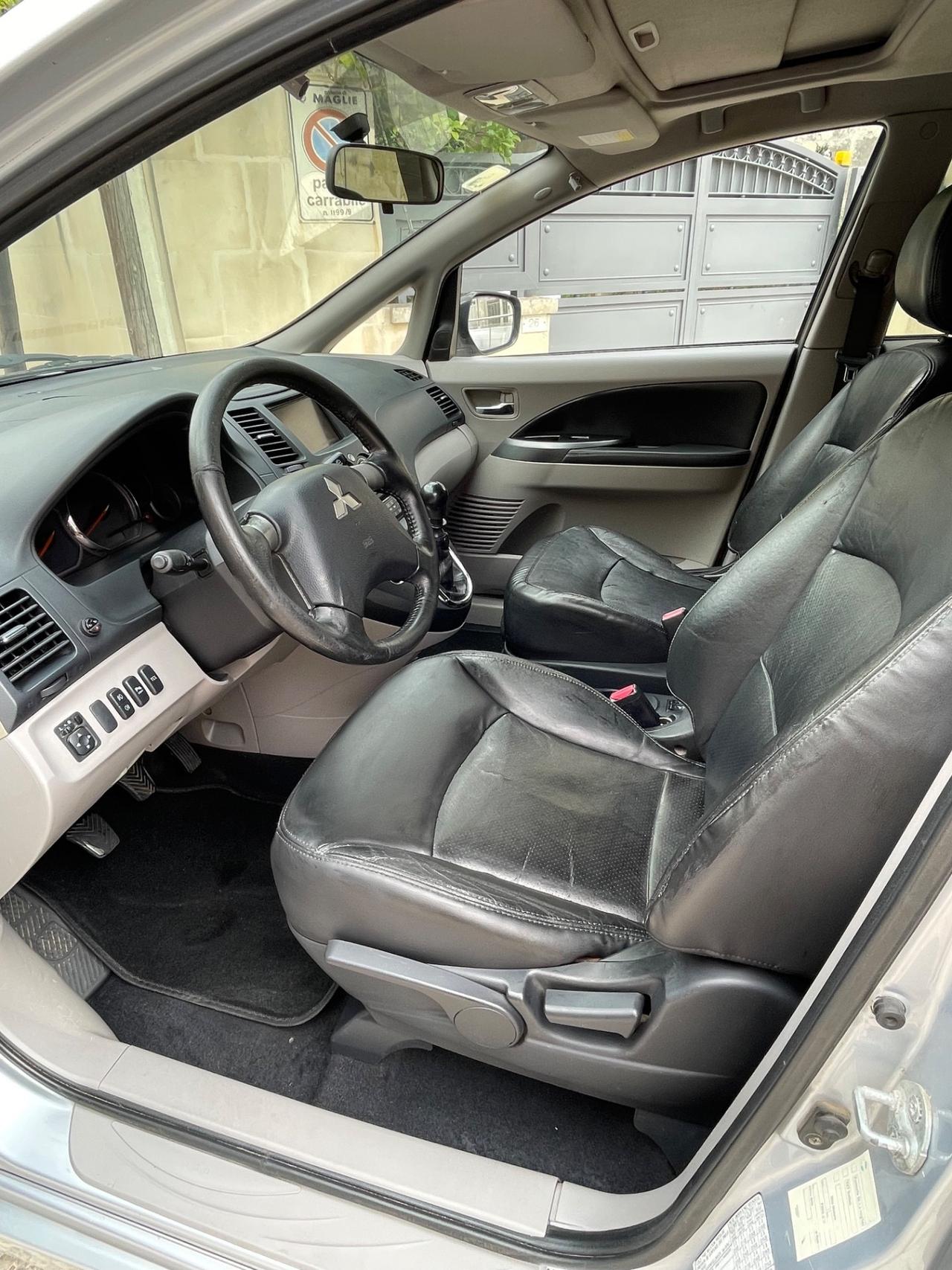 Mitsubishi Grandis 2.0 DI-D 7 posti Intense