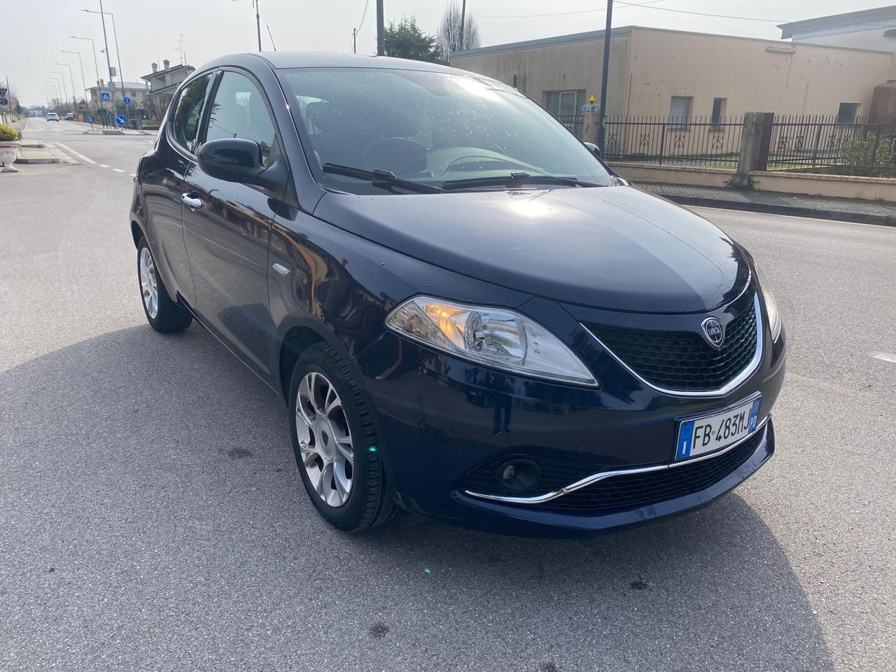 Lancia Ypsilon 1.2 69 CV 5 porte GPL Ecochic Opening Edition