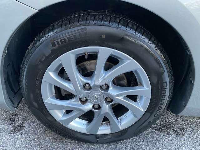 Toyota Auris Auris II 2015 1.8h Lounge cvt