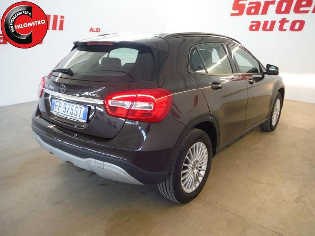 MERCEDES-BENZ GLA 200 d Automatic 4Matic Business