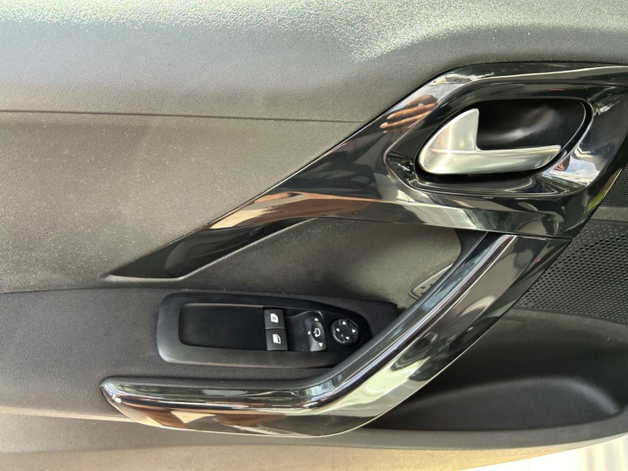 Peugeot 208 1.0 5 porte Allure