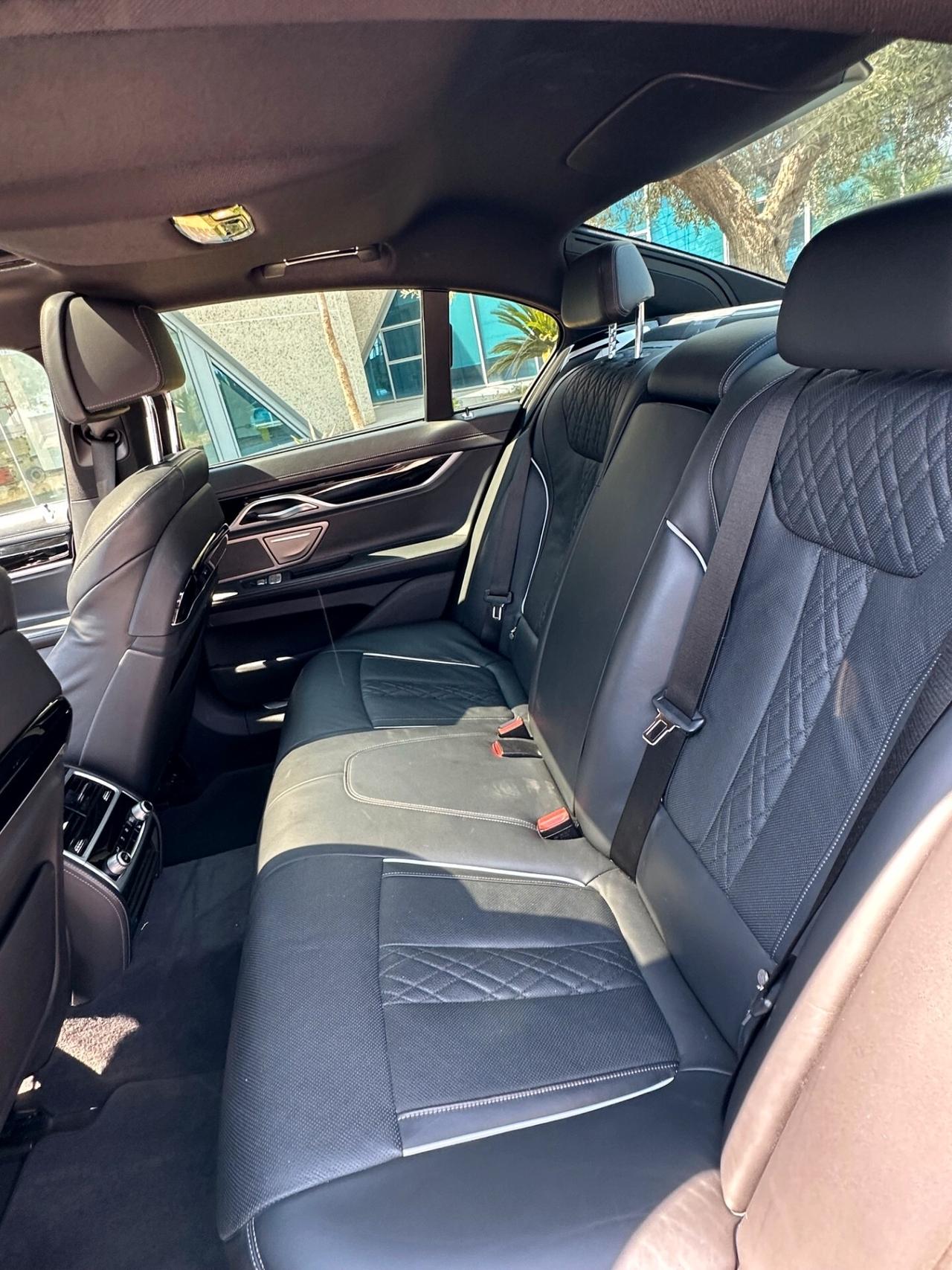 BMW 745 e Msport auto possibilità noleggio no scoring