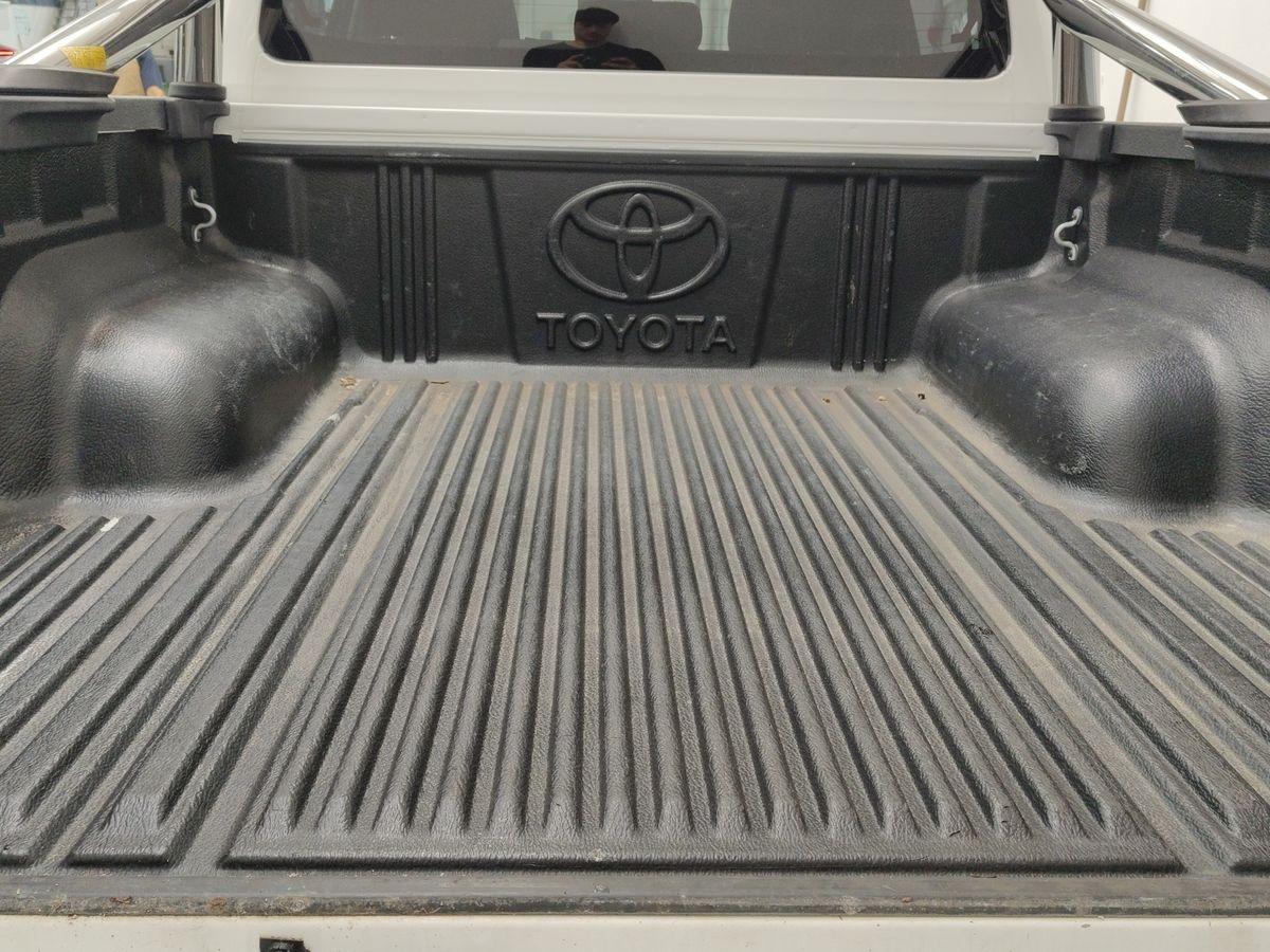 TOYOTA Hilux 4ª serie - Hilux 2.4 D-4D 4WD 4 porte Double Cab Loung