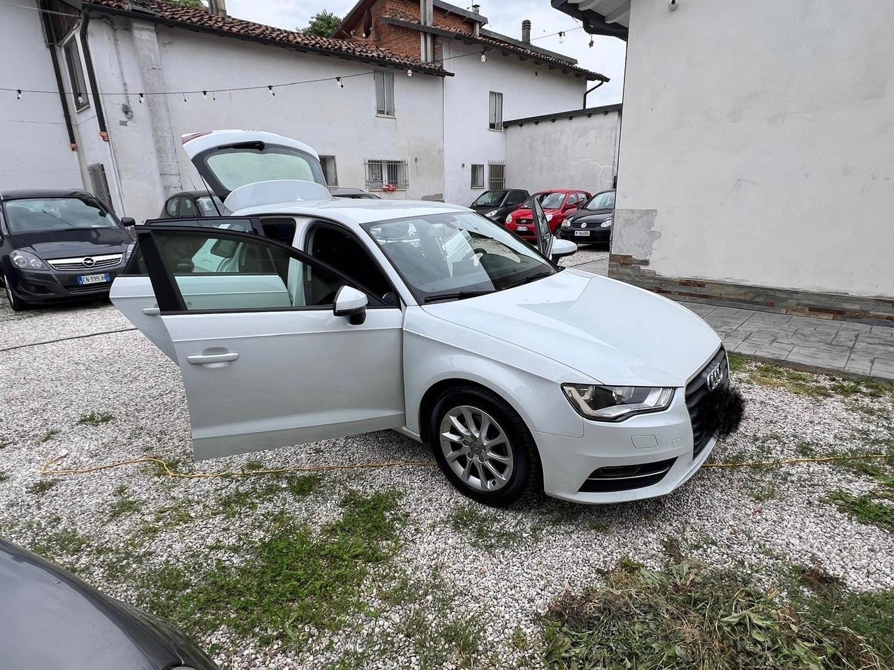 Audi A3 SPB 1.6 TDI clean diesel Ambition