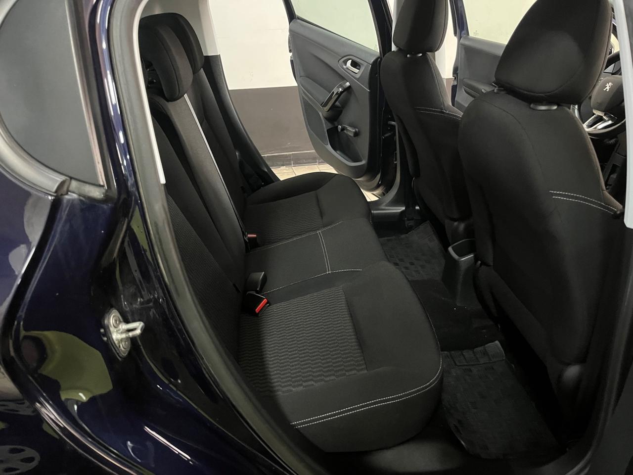 Peugeot 208 1.2 benzina Allure tagliandata 2017