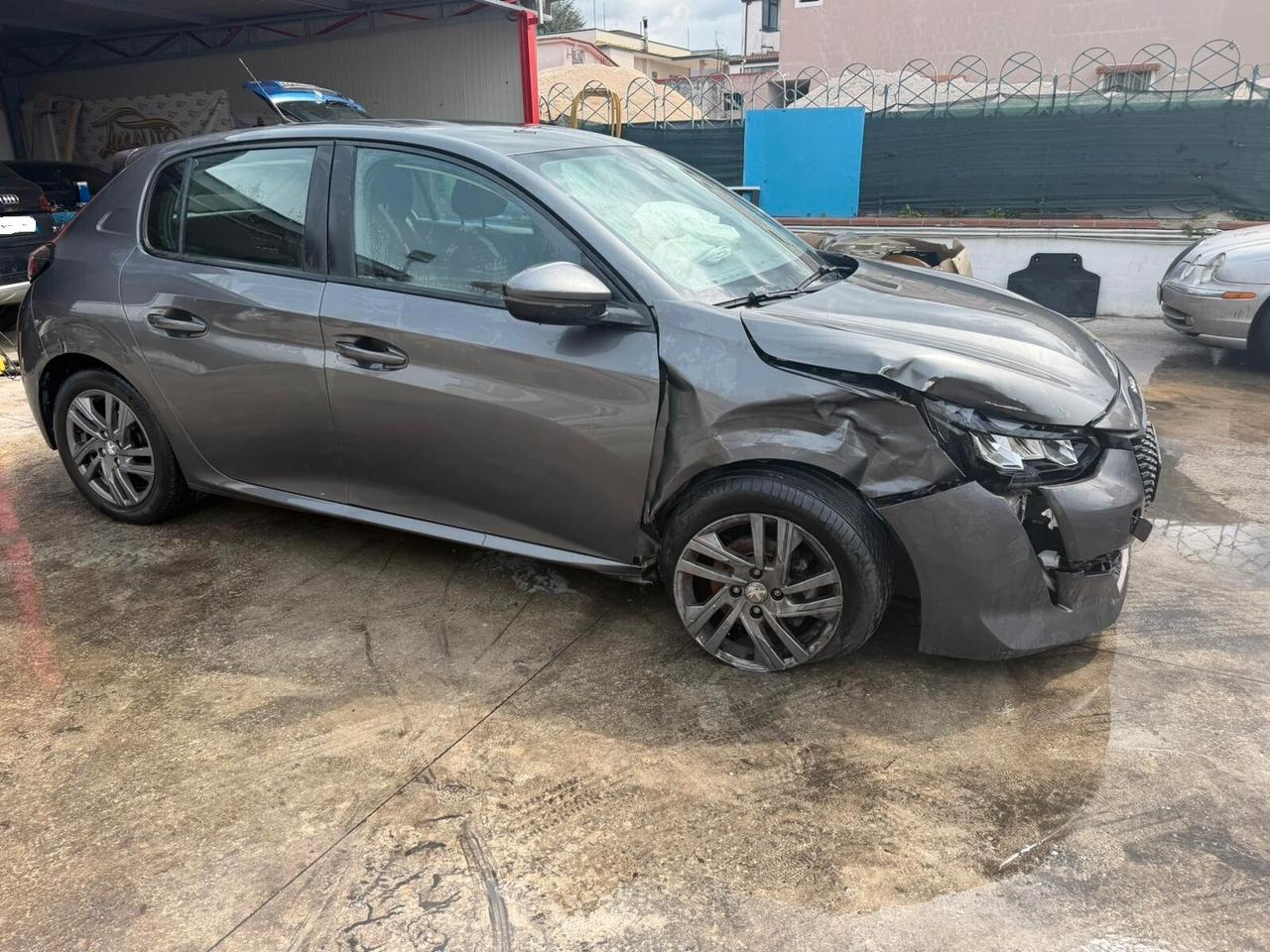 Peugeot 208 sinistrato - 2021