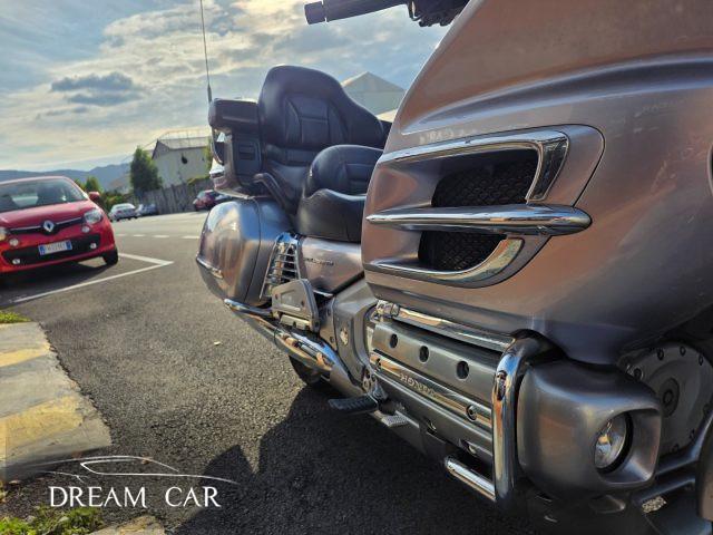 HONDA GL 1800 GOLD WING TOUR - NAVI - AIRBAG - RETROMARCIA