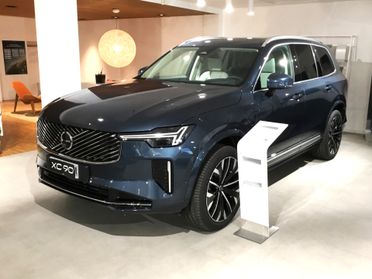 Volvo XC 90 T8 Plug-in Hybrid AWD Autom. 7 posti Ultra Bright