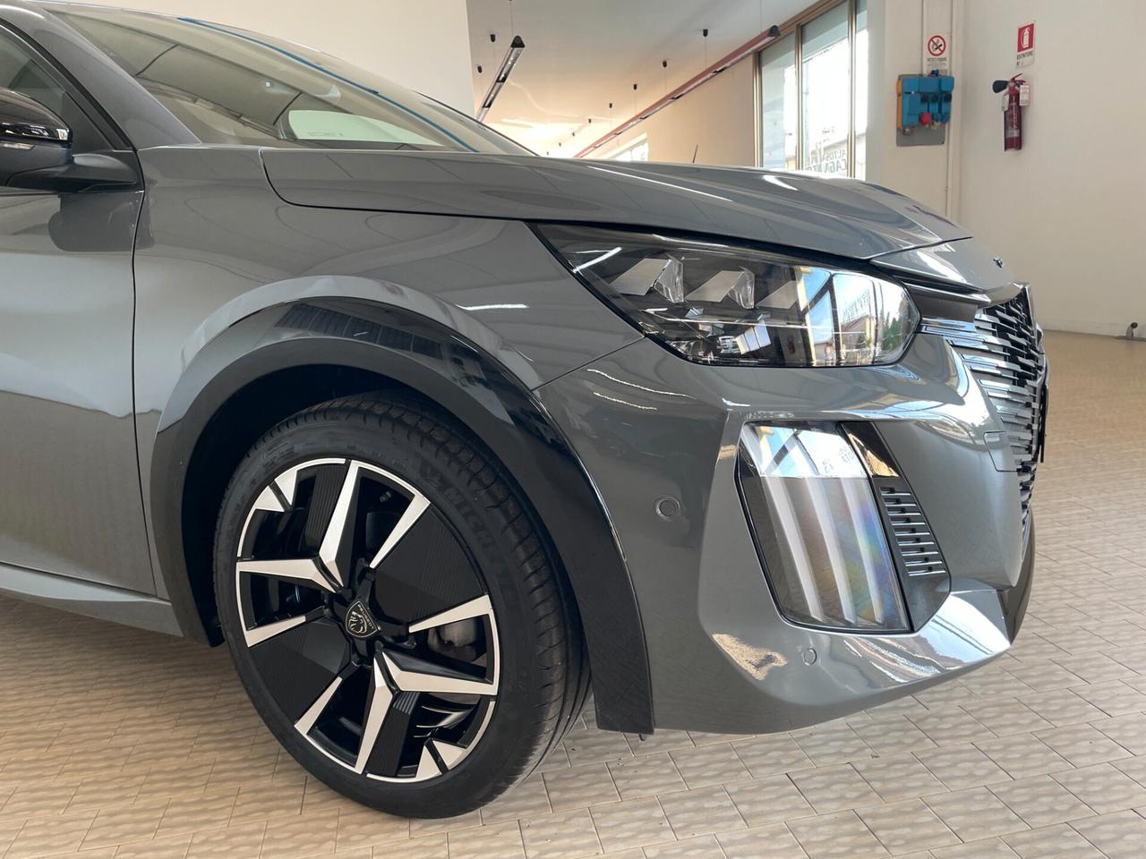 Peugeot 208 Hybrid 145cv e-DCS6 GT 2025 km9700