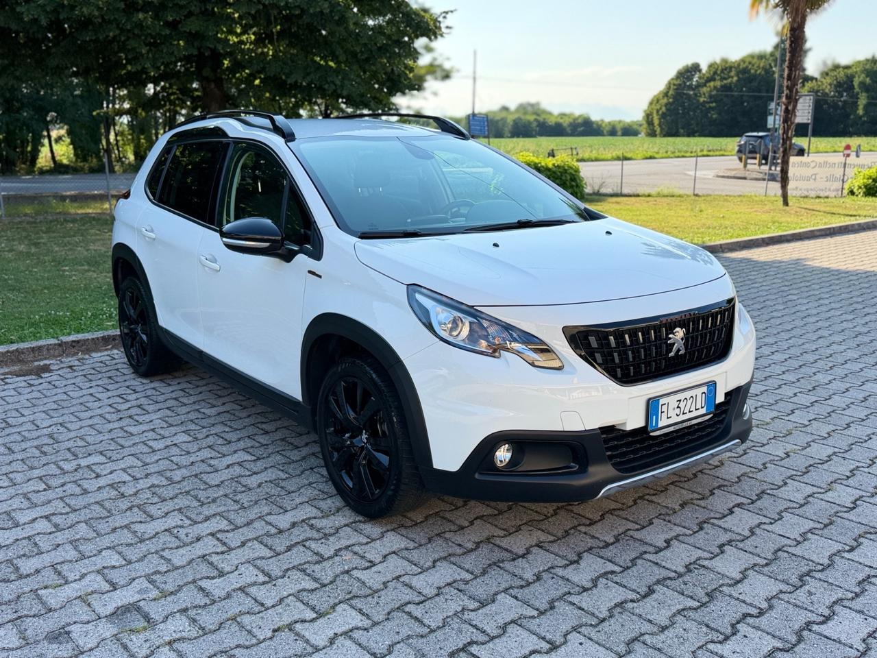 Peugeot 2008 PureTech Turbo 110 EAT6 S&S Black Matt
