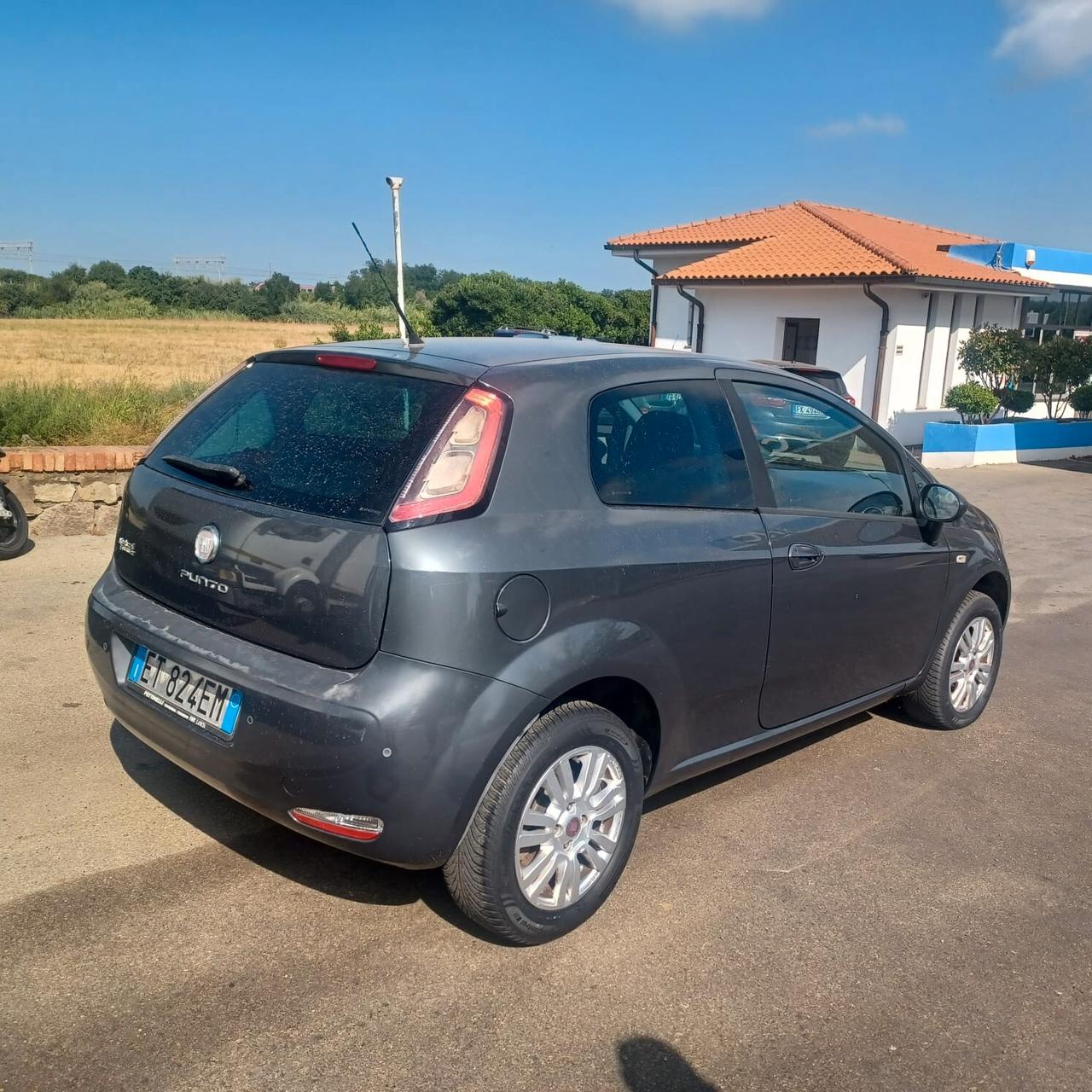 NEOPATENTATI PUNTO EVO METANO 1.4