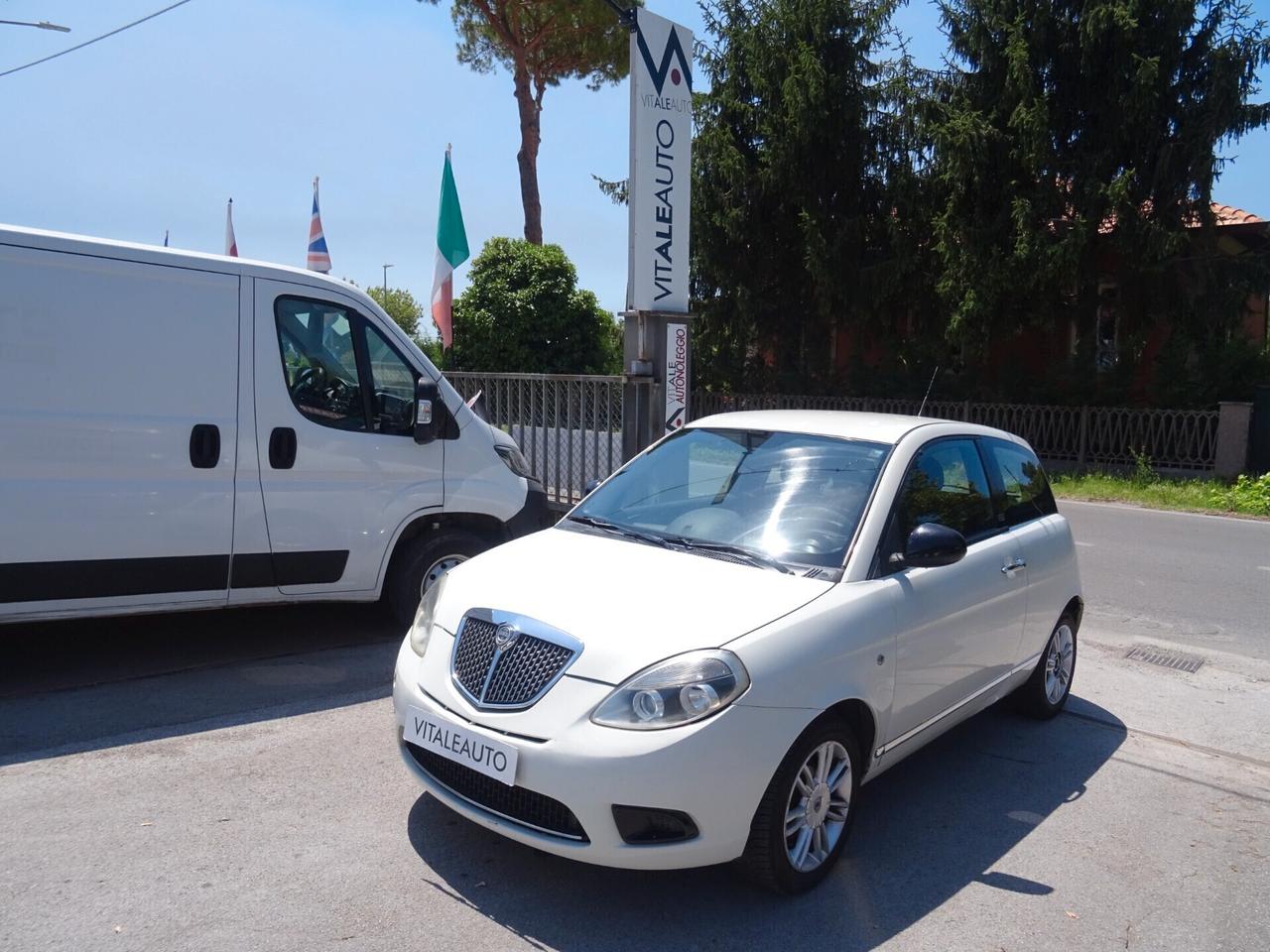 Lancia Ypsilon 1.2 69 CV UNYCA OK NEOPATENTATI
