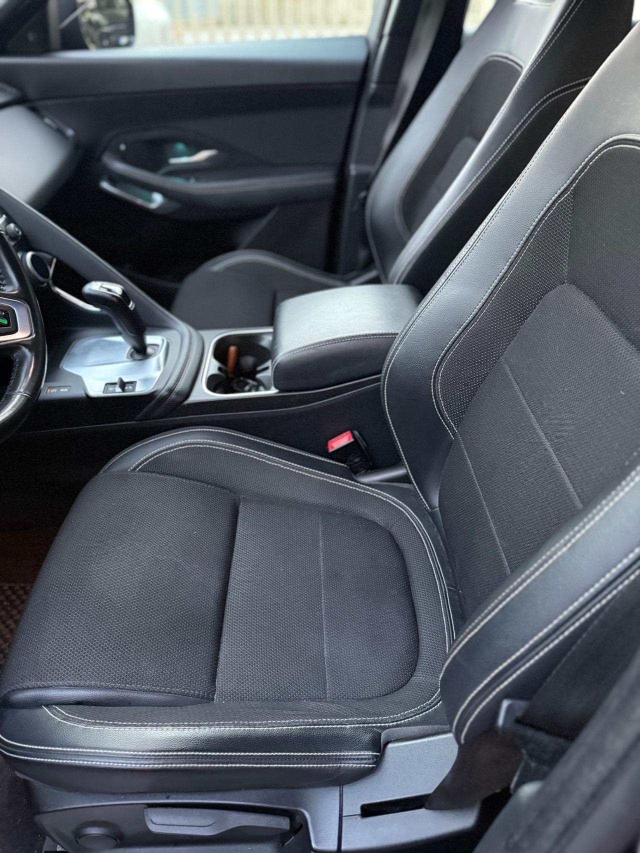 Jaguar E-Pace 2.0D 180 CV AWD R-Dynamic