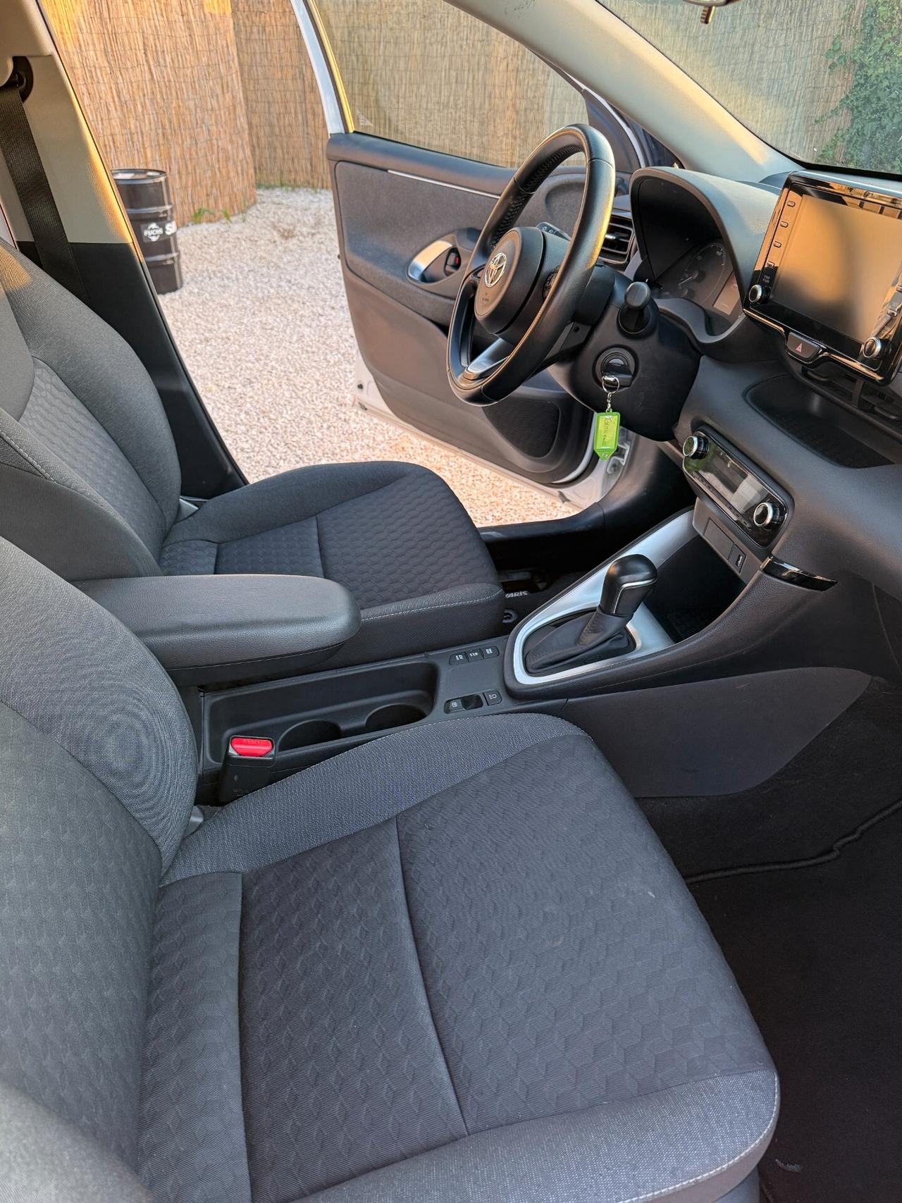 Toyota Yaris 1.5 Hybrid 5 porte Business