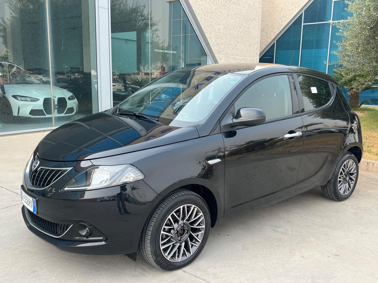 Lancia Ypsilon 1.0 69CV Hybrid Gold - possibilità noleggio no scoring