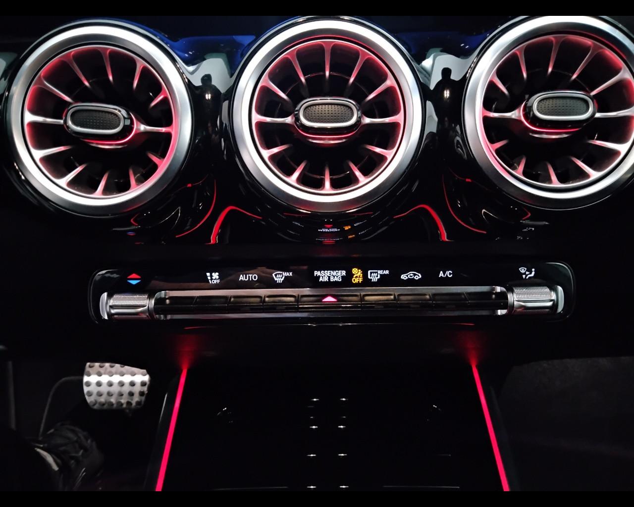 Mercedes-Benz GLA-H247 2023 - GLA 180 d AMG Line Advanced Plus auto