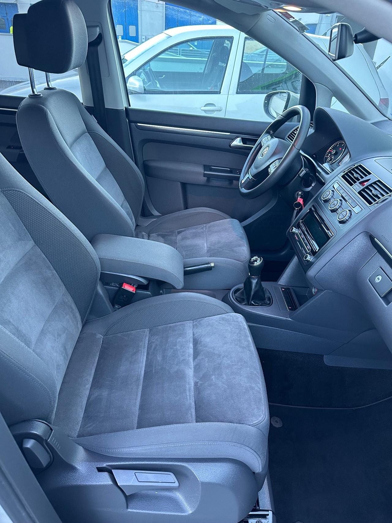 Volkswagen Touran 2.0 TDI 140 CV Highline 7 POSTI