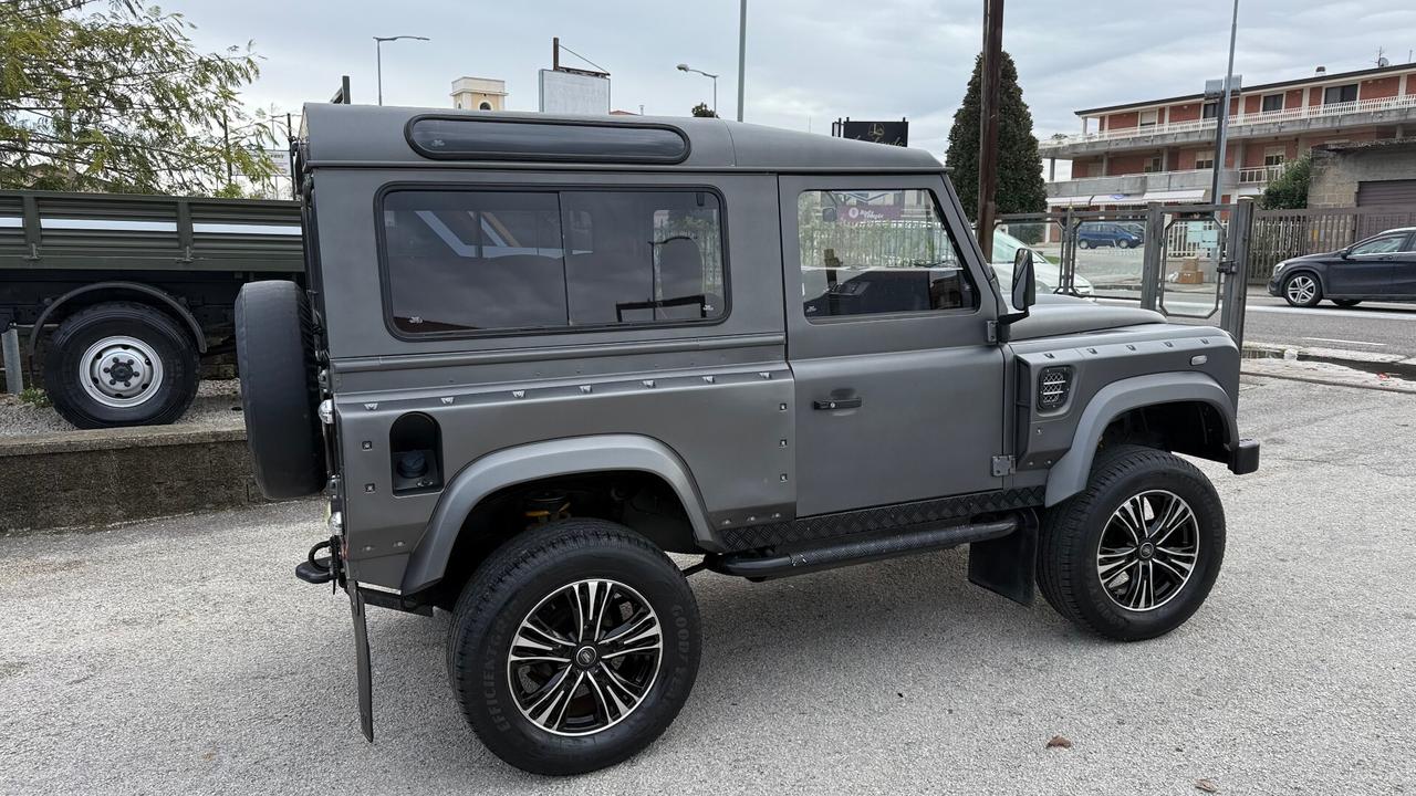Land Rover Defender KHAN GPL