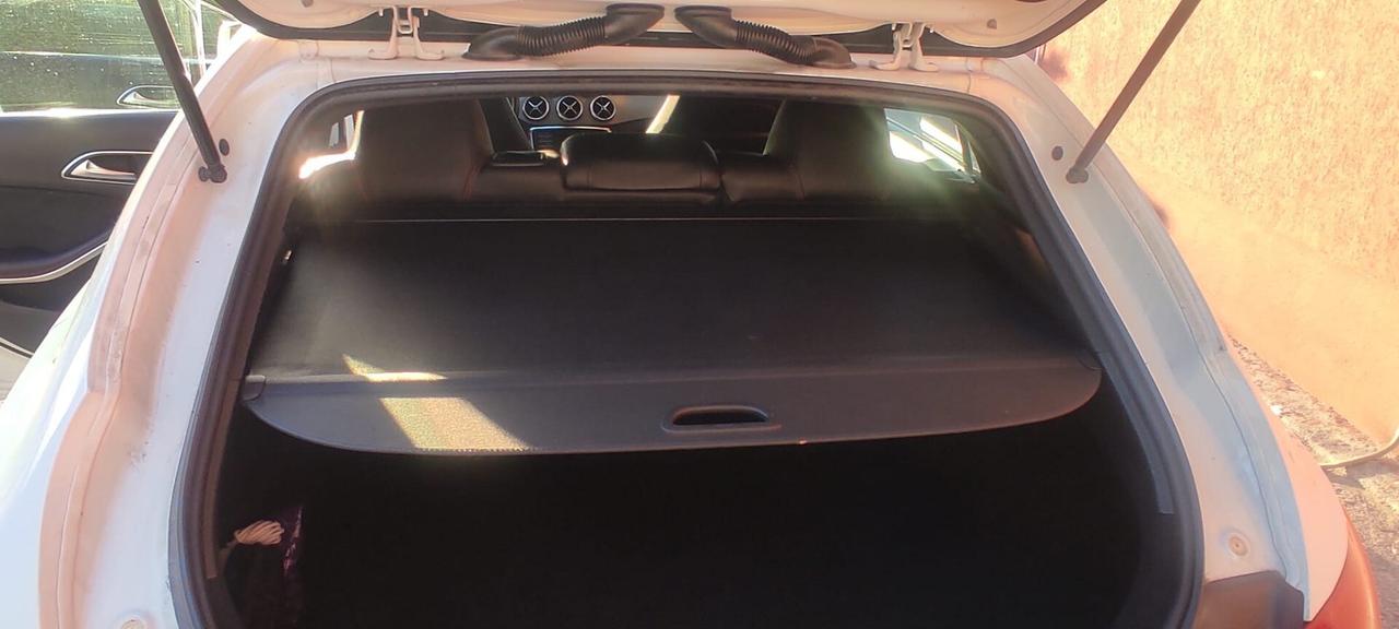 MERCEDES CLA 220 CDI SHOOTING BREAK