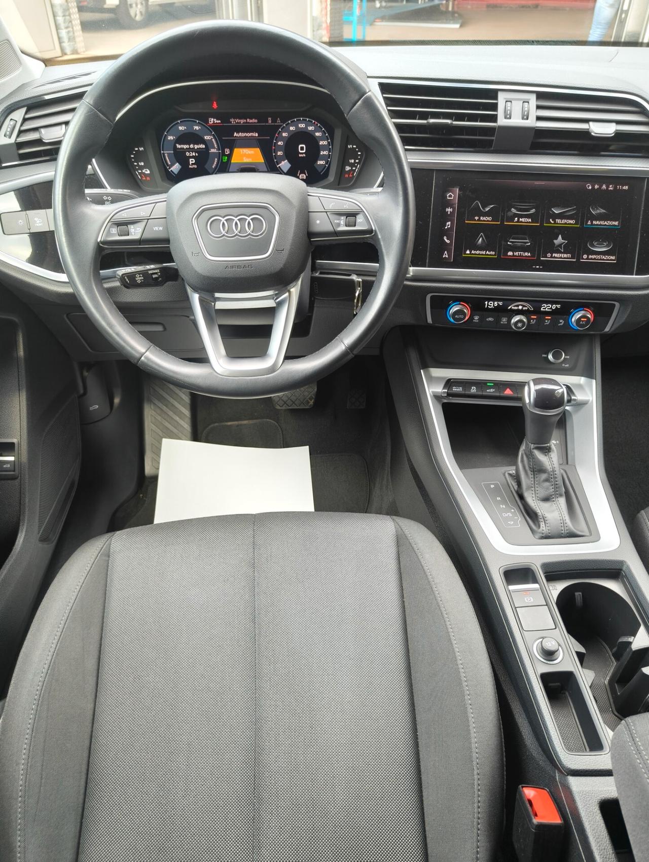 Audi Q3 45 TFSI e S tronic Business