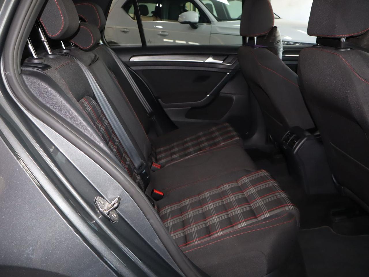 Volkswagen Golf GTI 2.0 TSI GTI #50260