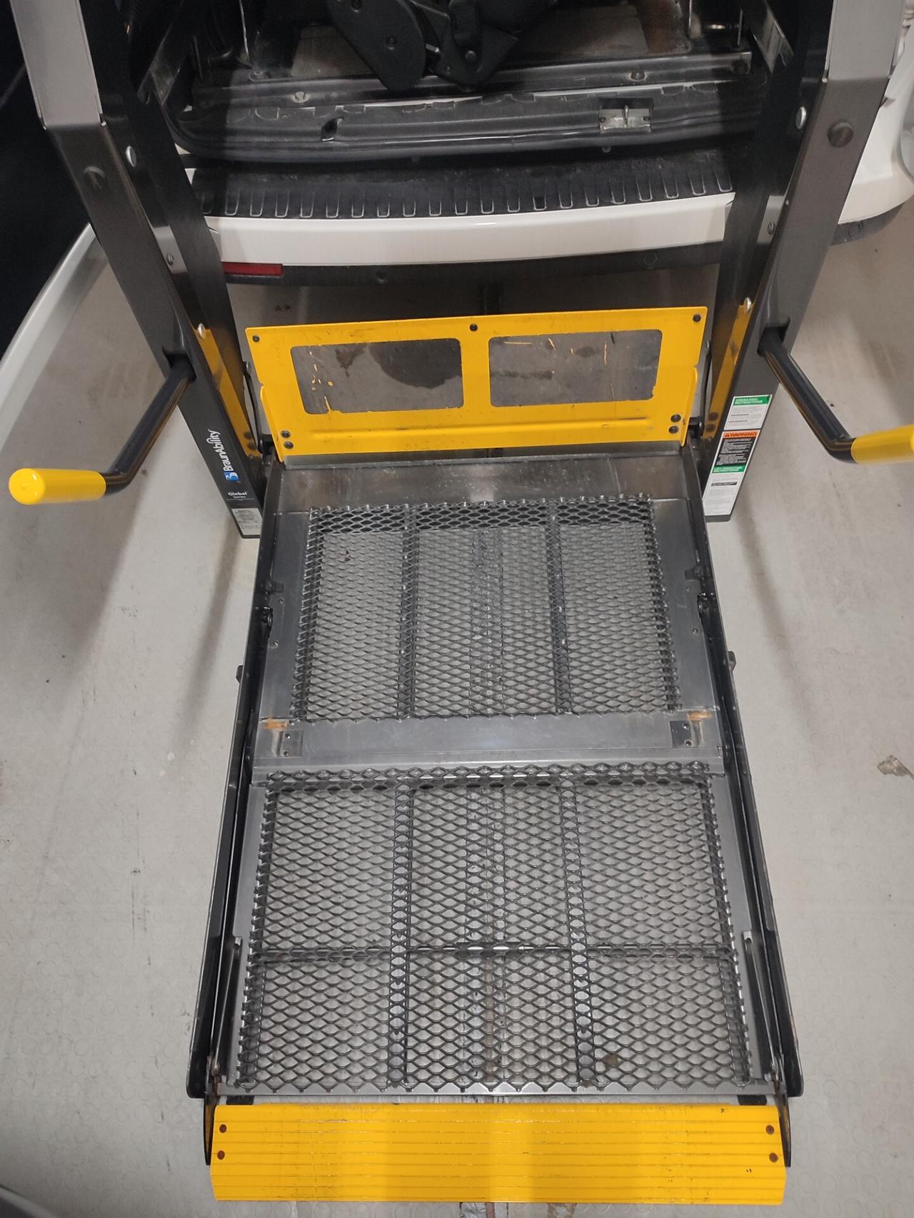 OPEL COMBO 1.4BENZINA 2017 EURO6B PEDANA DISABILI ELETTRICA