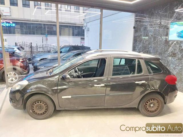 RENAULT Clio 1.2 16V SporTour Confort