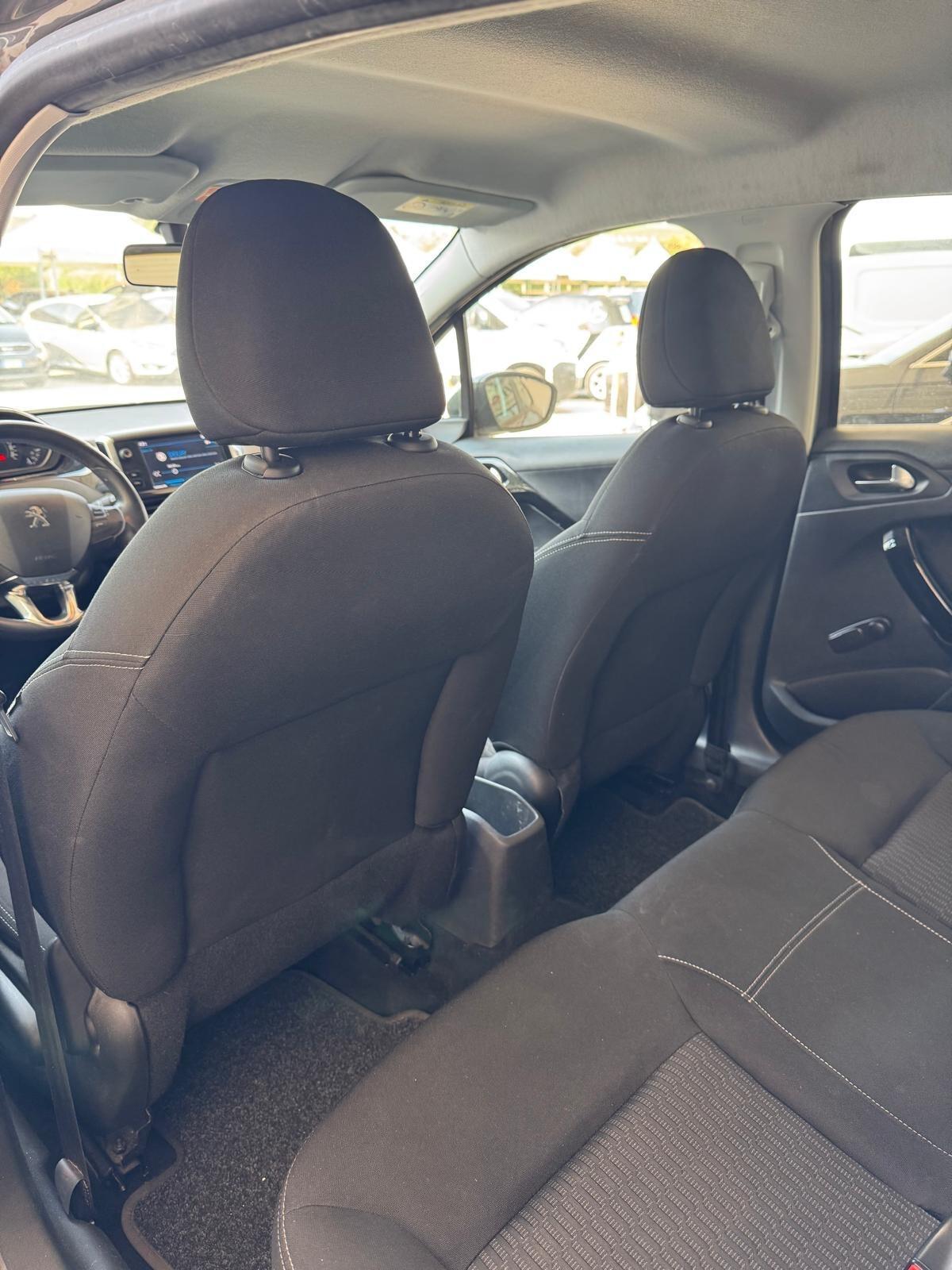 Peugeot 208 BlueHDi 75 5 porte Allure