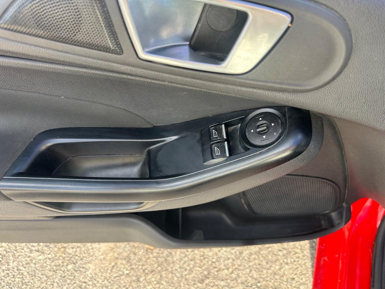 Ford Fiesta 1.5 diesel 2015 12 mesi di garanzia