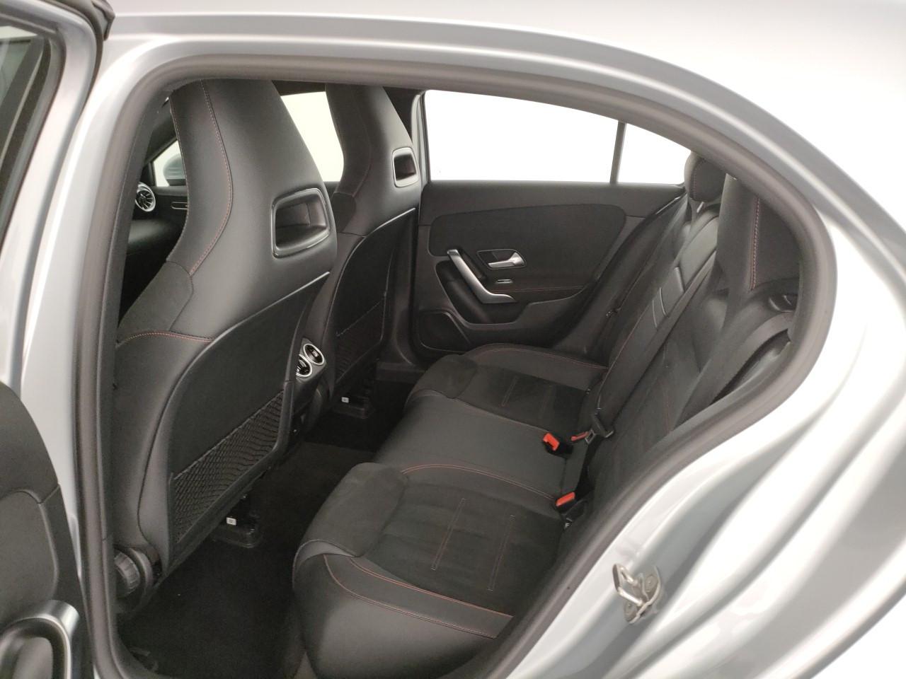 Mercedes-Benz A 180 AMG Line Advanced Plus auto