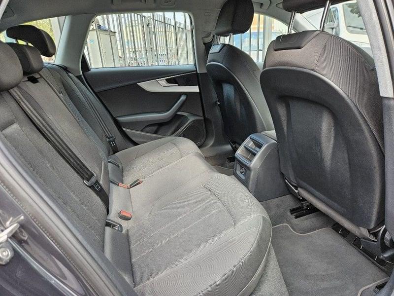 Audi A4 Avant 30 TDI/136 CV S tronic