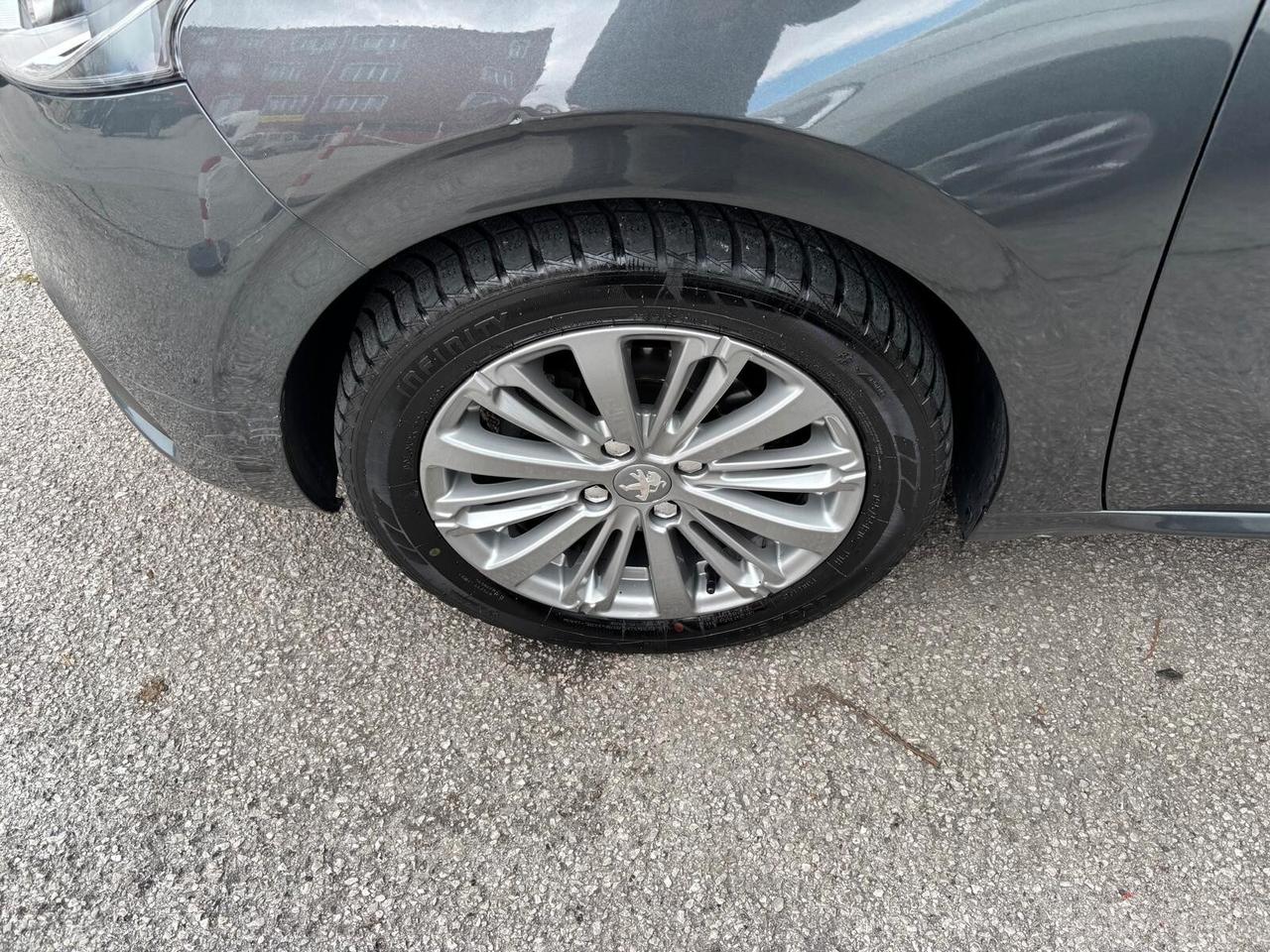 Peugeot 208 BlueHDi 75 5 porte Allure