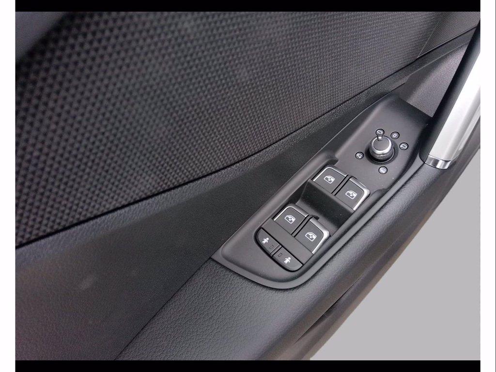 AUDI Q2 35 2.0 tdi identity black s-tronic del 2026