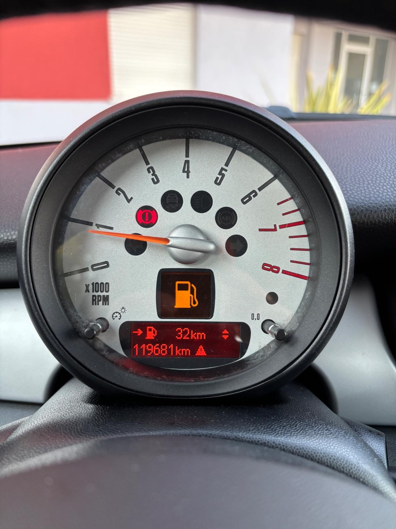 Mini 1.6 16V One (55kW)