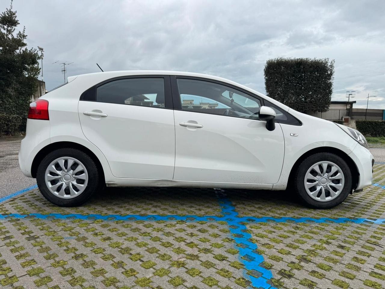 Kia Rio 1.1 CRDi 5p. Active ANNO 2014