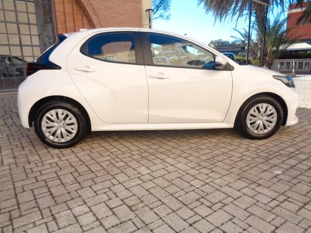 Toyota Yaris 1.0 5 porte Active 72 CV OK NEOPATENTATI