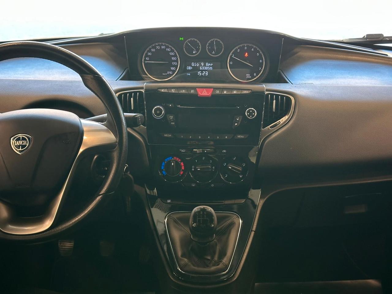 Lancia Ypsilon 0.9 TwinAir 85 CV 5 porte Metano Ecochic Gold