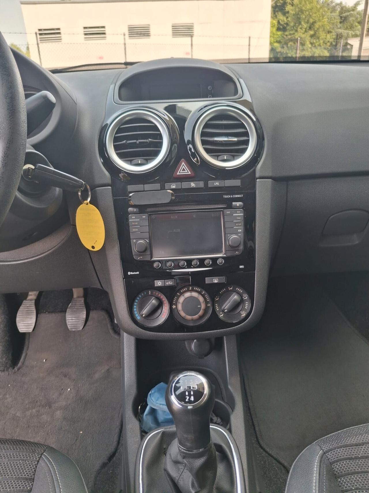 Opel Corsa 1.2 85CV 3 porte GPL-TECH b-color