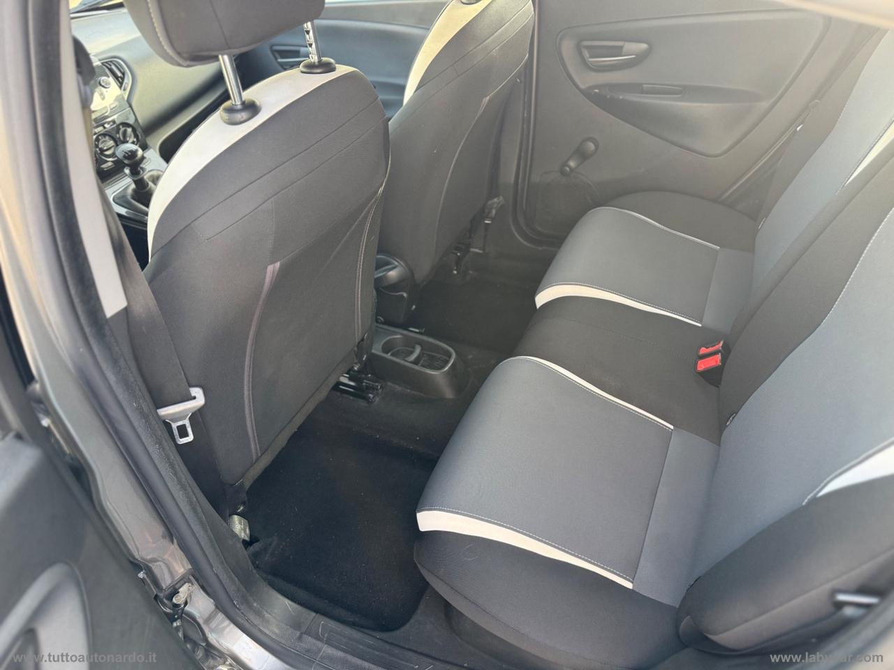 LANCIA Ypsilon 1.2 69 CV 5p. Platinum
