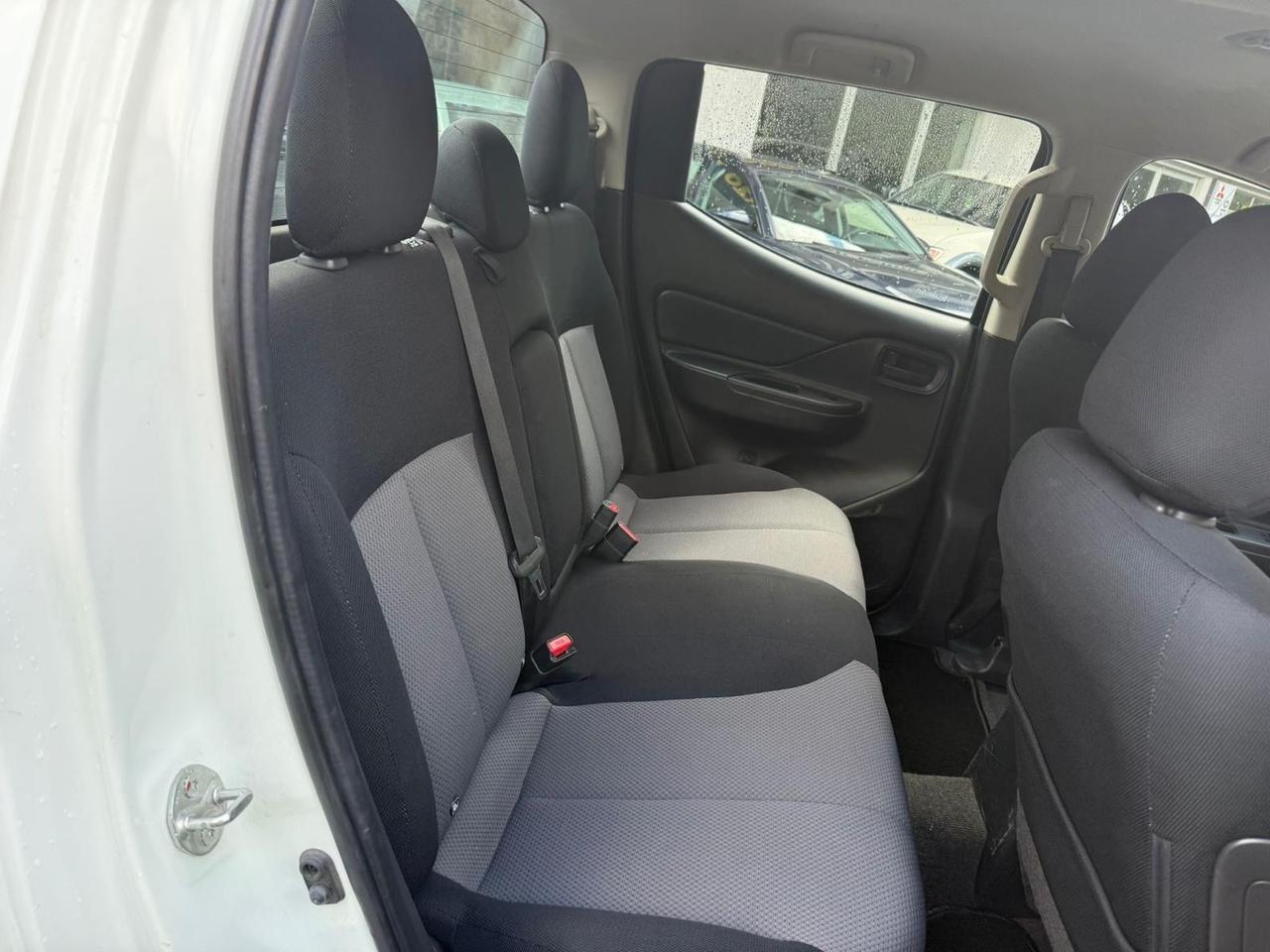 Mitsubishi L200 2.3 D Double Cab 4x4 Easy Select Invite Connect