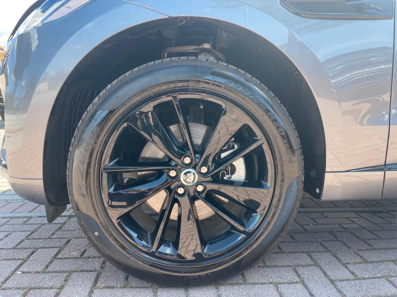 Jaguar F-Pace 2.0 D 204 CV AWD aut. R-Dynamic S
