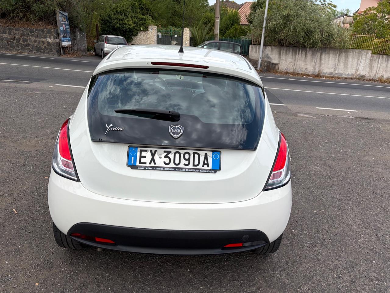 Lancia Ypsilon 1.2 69 CV 5 porte S&S Silver