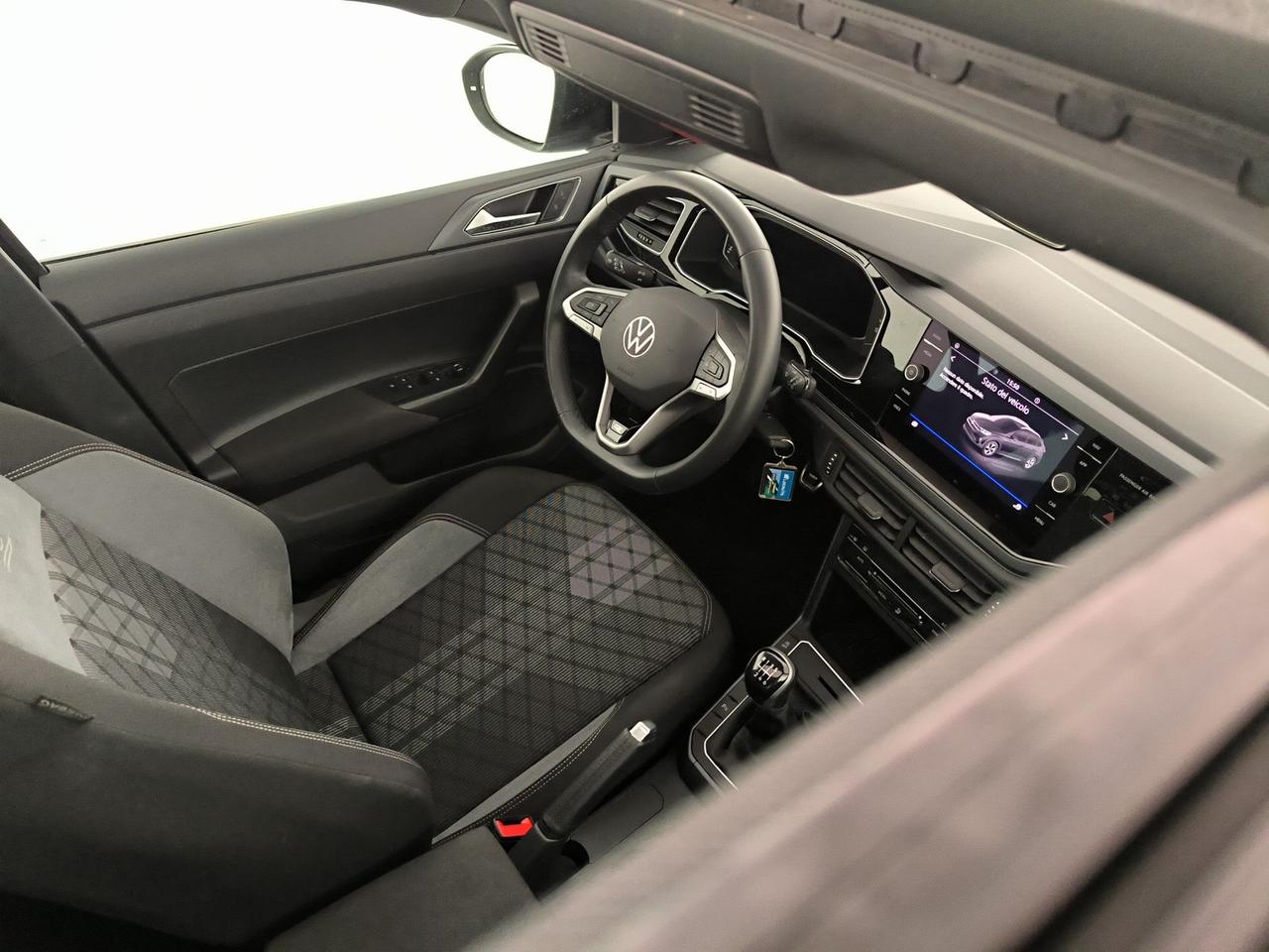 Volkswagen Taigo 1.0 tsi r-line 115cv