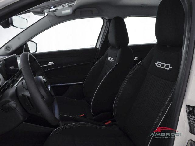 FIAT 600 1.2 hybrid 145cv auto